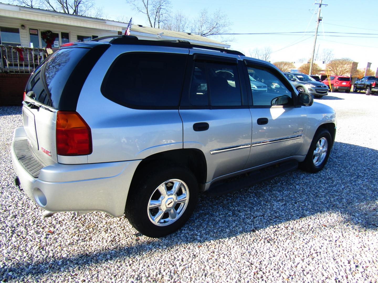 2006 Silver /Gray GMC Envoy SLE 2WD (1GKDS13S162) with an 4.2L L6 DOHC 24V engine, Automatic transmission, located at 15016 S Hwy 231, Midland City, AL, 36350, (334) 983-3001, 31.306210, -85.495277 - Photo#7